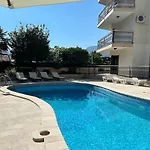 3Br Apartment With Free Pool And Parking Dobrota