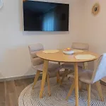 Bright & Cozy Apartment In Quiet Area Near Airport