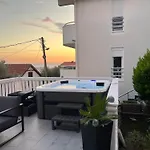 Mayura Apartmani