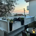 Mayura Apartmani