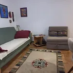 Apartment With A Garden In Petrovac