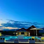 Cosy Cottage With Private Pool - Andrej