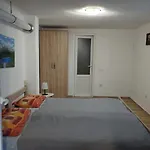 Apartmani Isabela Sa Vrtom
