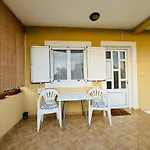Studio Apartmani Dennus