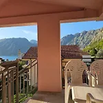Modern Seaside Escape - Stunning Sea View - Private & Stylish