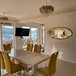 Deluxe Apartments 3-Rooms