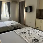 Apartmani Tivat Na Obali Mora