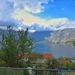 Epic Bayview Apartment Prcanj