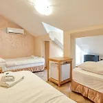 Hotel Rendez Vous