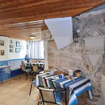 Sailor House