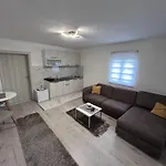 Apartment Airport Dd