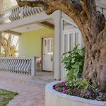 Apartments Oliva