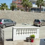 Studio Apartments Jupo