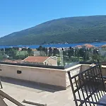 Porto Vista Penthouse Kumbor