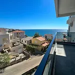 Seastone Apartments