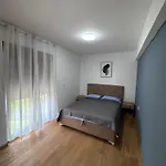 Apartment Dreams 3Br