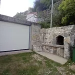 Konak Ugnji-Village