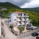 Stars Apartments