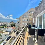 Contessa Apartments