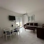Apartments Asja Bar