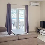 Apartments Seaview Estate Radovic