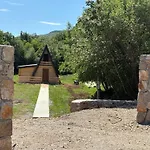 Wooden House Sapat Sela
