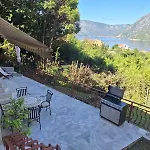 Aneta Apartments