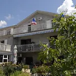 Apartments Dosljak