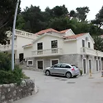 Apartments Villa Petrovac