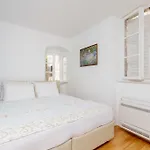 Old Town Museum Square Apartment