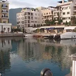 Comfortable Apartment In Tivat