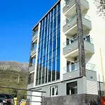 Una Lux