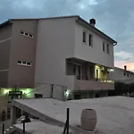 Haamel Apartment