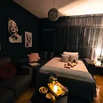 Marilyn Apartment