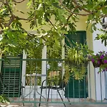 Lav Apartments