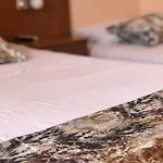 Hotel Mena