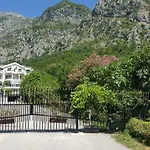 Roman Gardens Studio Apartment
