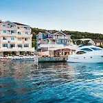 Adeona Apartments