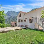 Apartments Mezini 11