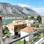 Maritimo Di Cattaro****Lux Apartment With Garage
