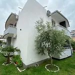 Md Apartments
