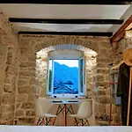 Romantic Rooftop View Hideaway- Old Town Nr 404