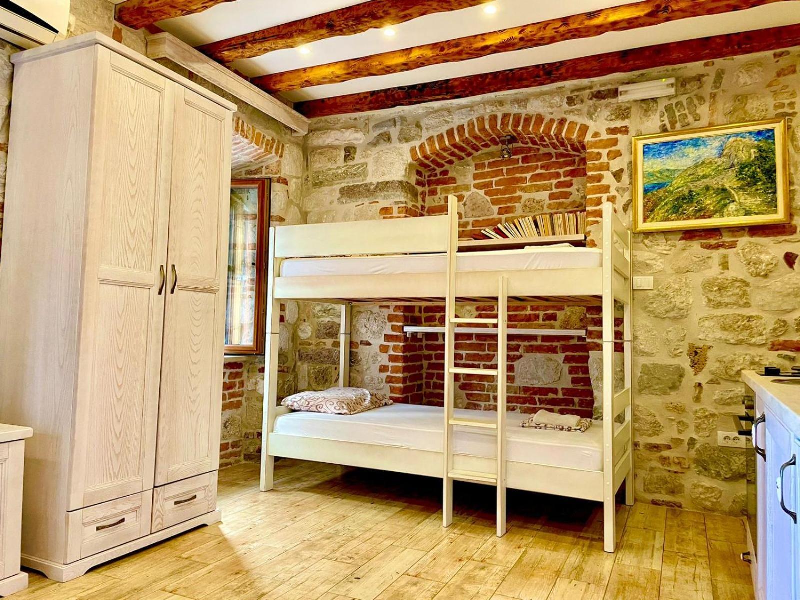 Charli Chaplin Apartament Kotor