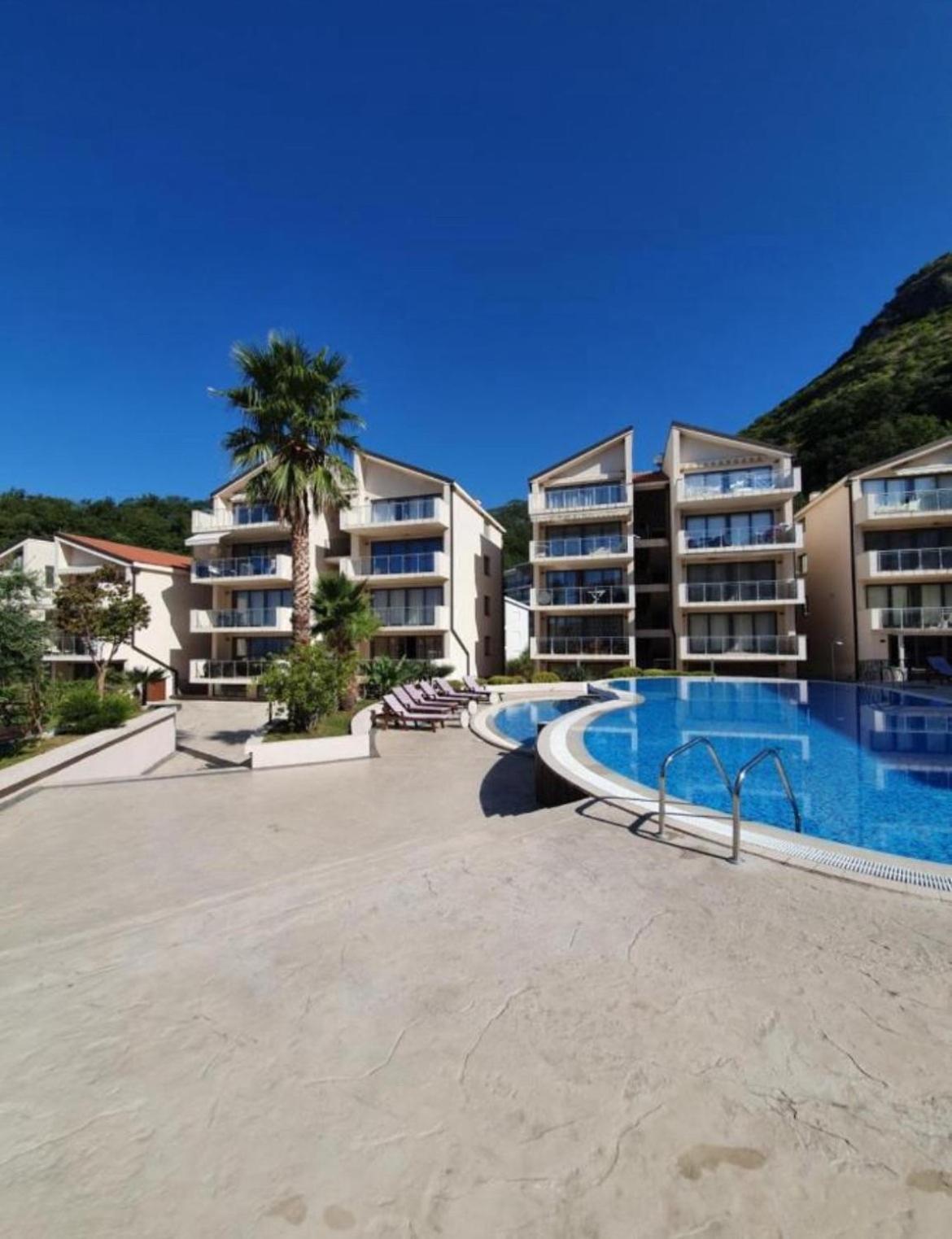 Blue Lagoon Przno * Budva