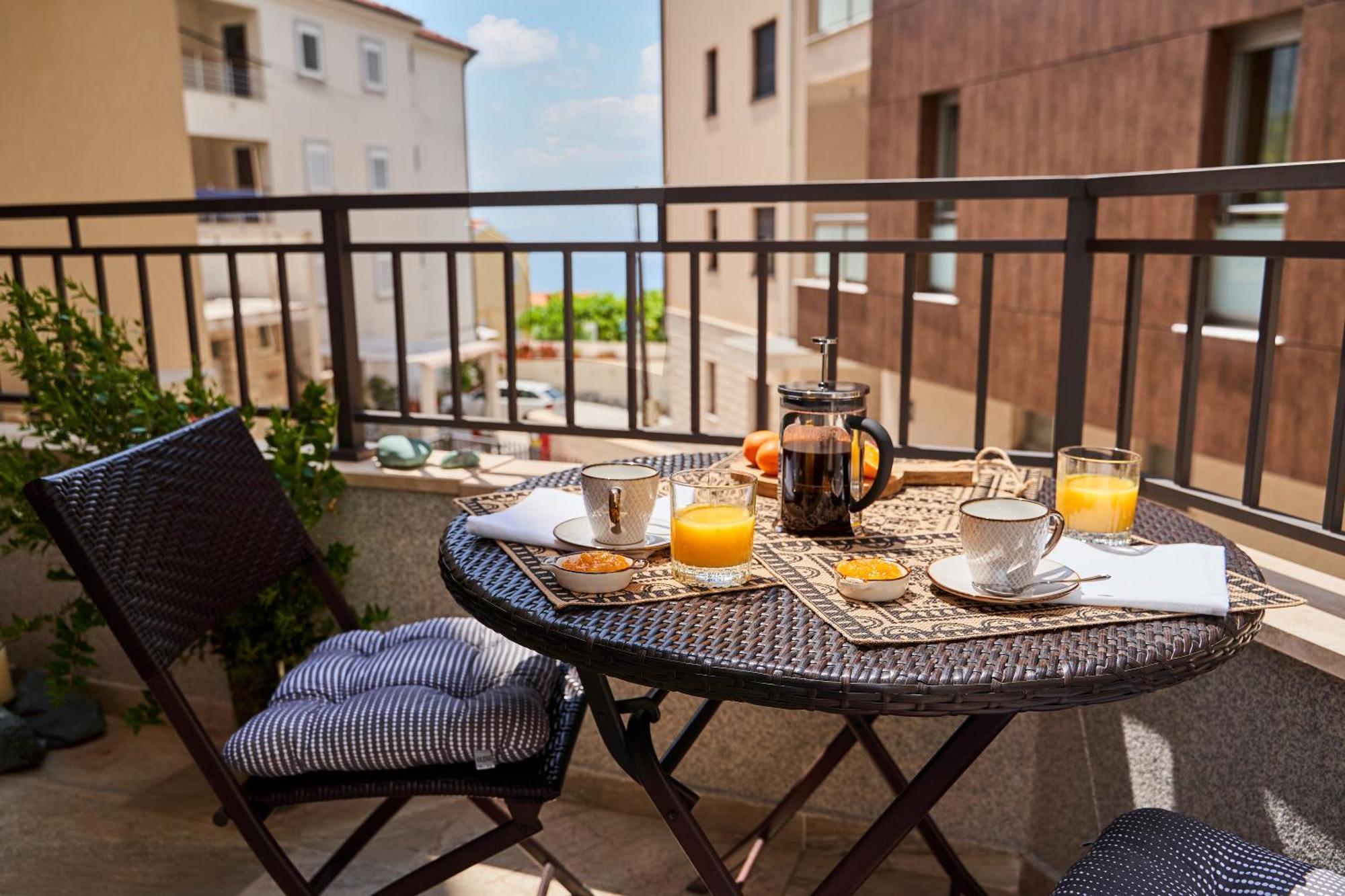 아파트 Ap2 Terrace And Sea View 6 Minutes From The Sea Bečići