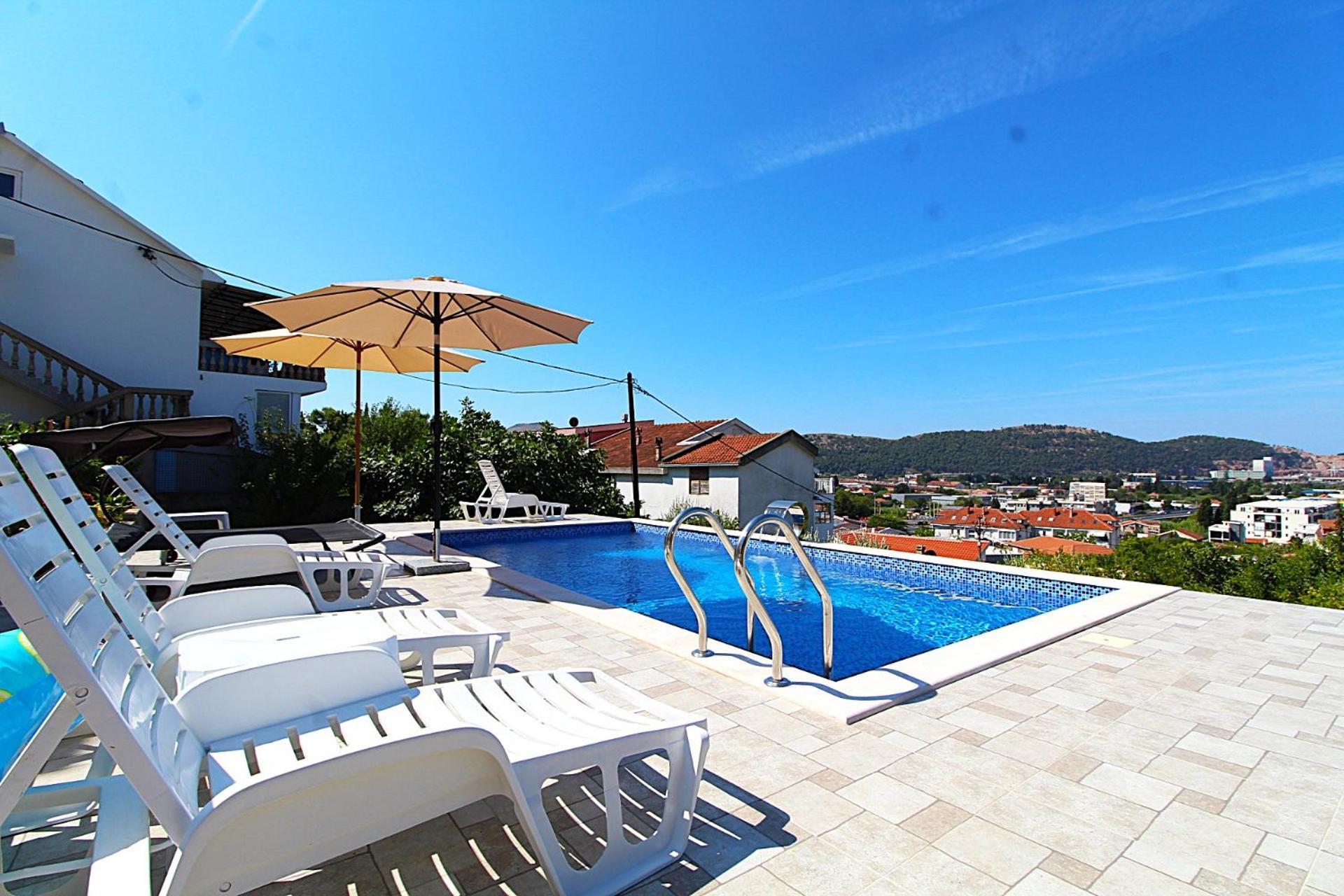 Apartment 2bd W Private Pool And View 