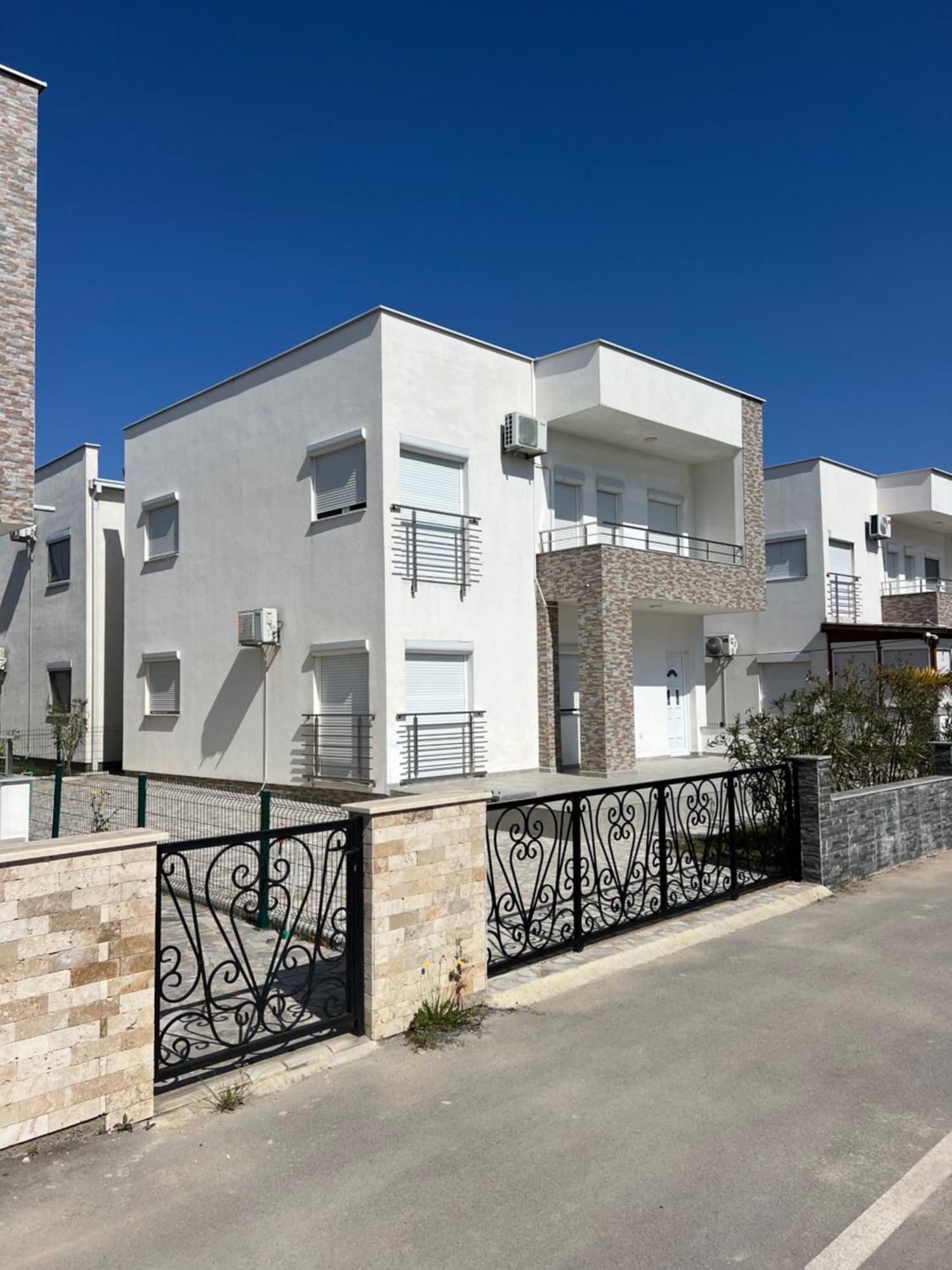 Dior Villa