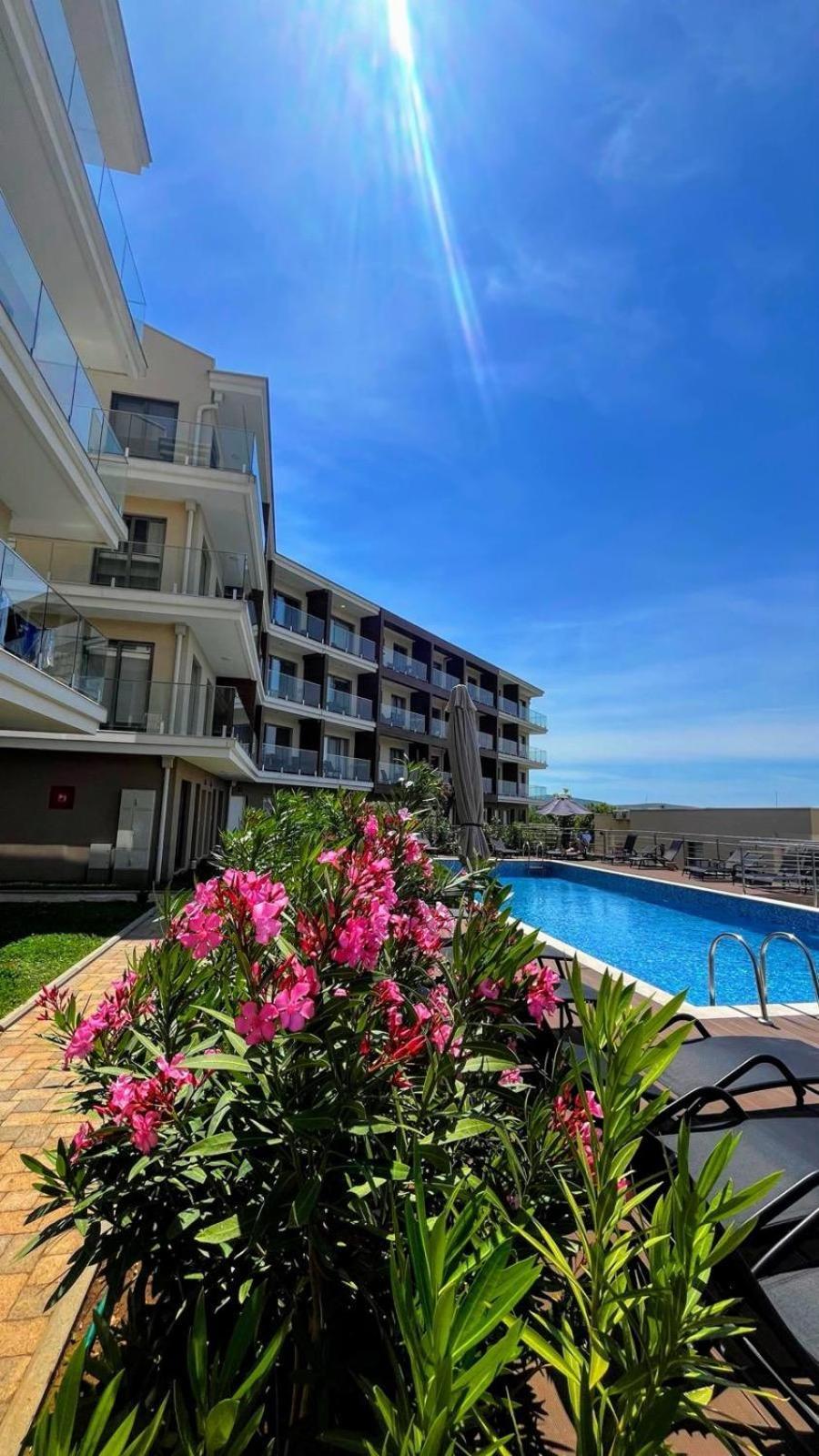 Casa Collection Lux Apartment 1 Bedroom 1 Livingroom Sea & Pool View * Tivat