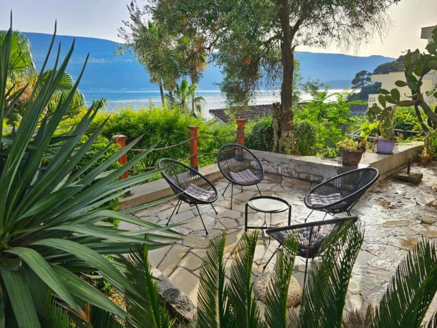 Suncani Skalini- Beachfront Retreat Apartment Herceg Novi